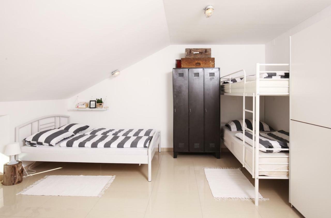 Eagle'S Nest Hostel Постойна Екстериор снимка