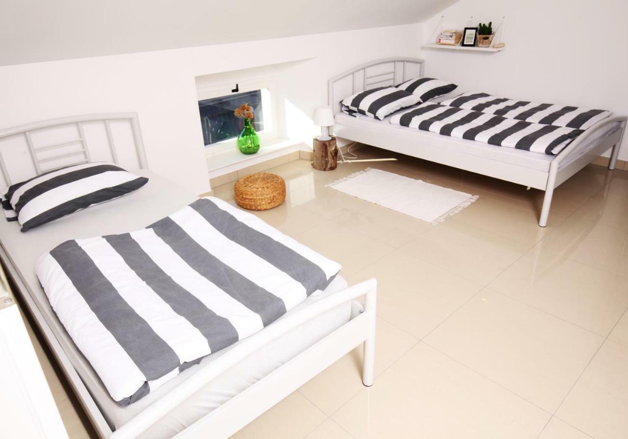 Eagle'S Nest Hostel Постойна Екстериор снимка