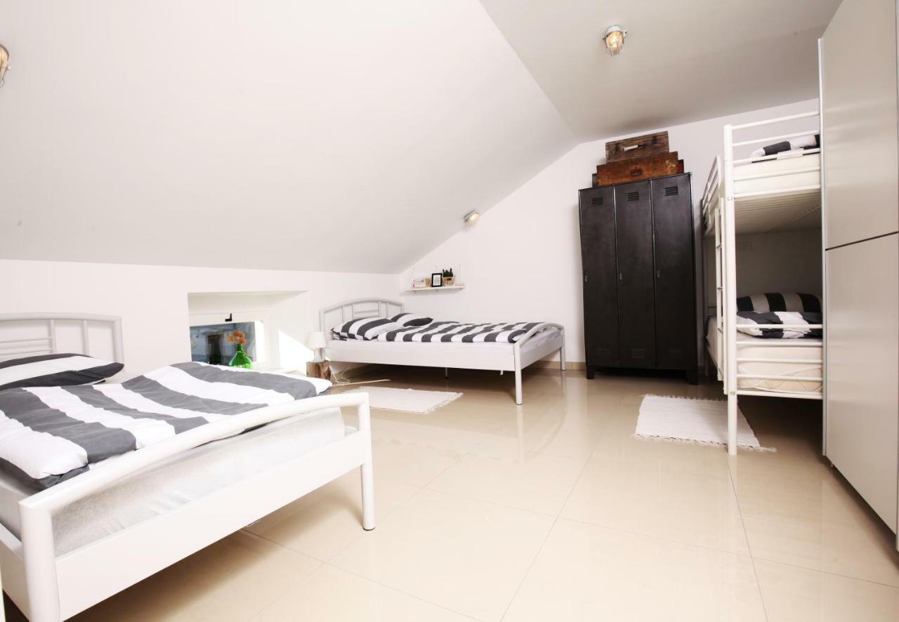 Eagle'S Nest Hostel Постойна Екстериор снимка