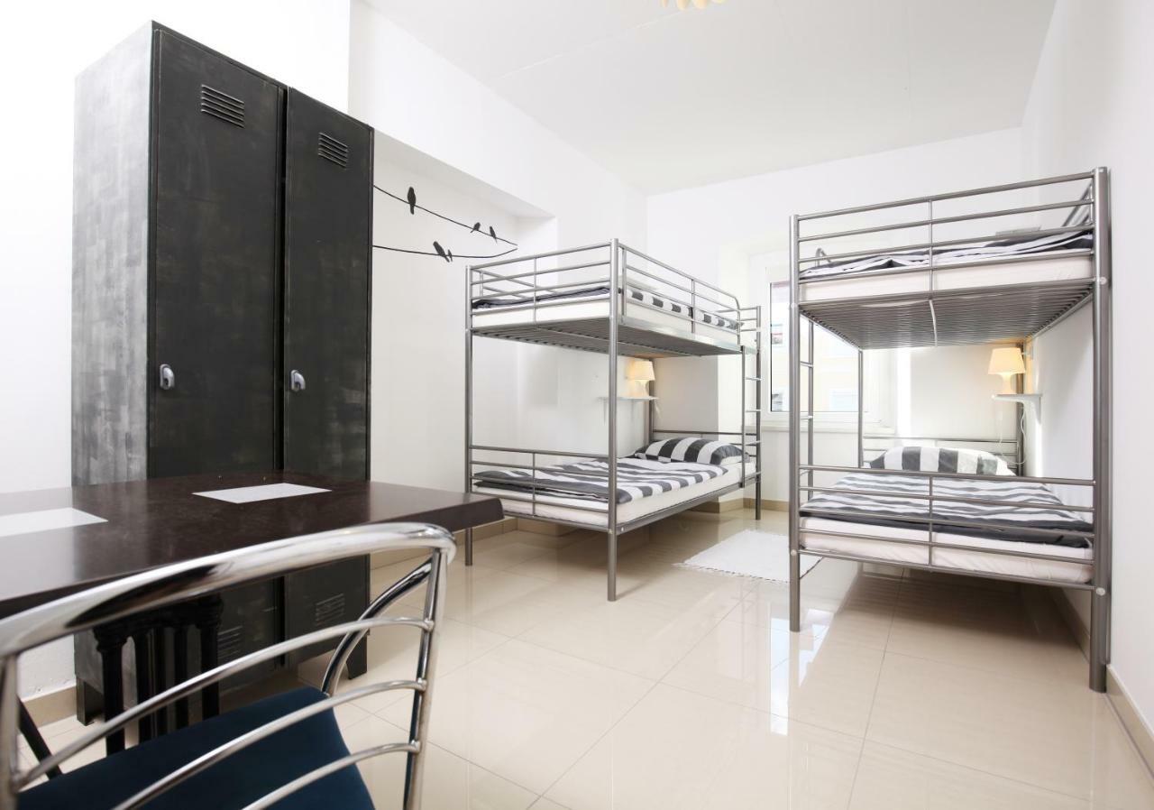 Eagle'S Nest Hostel Постойна Екстериор снимка